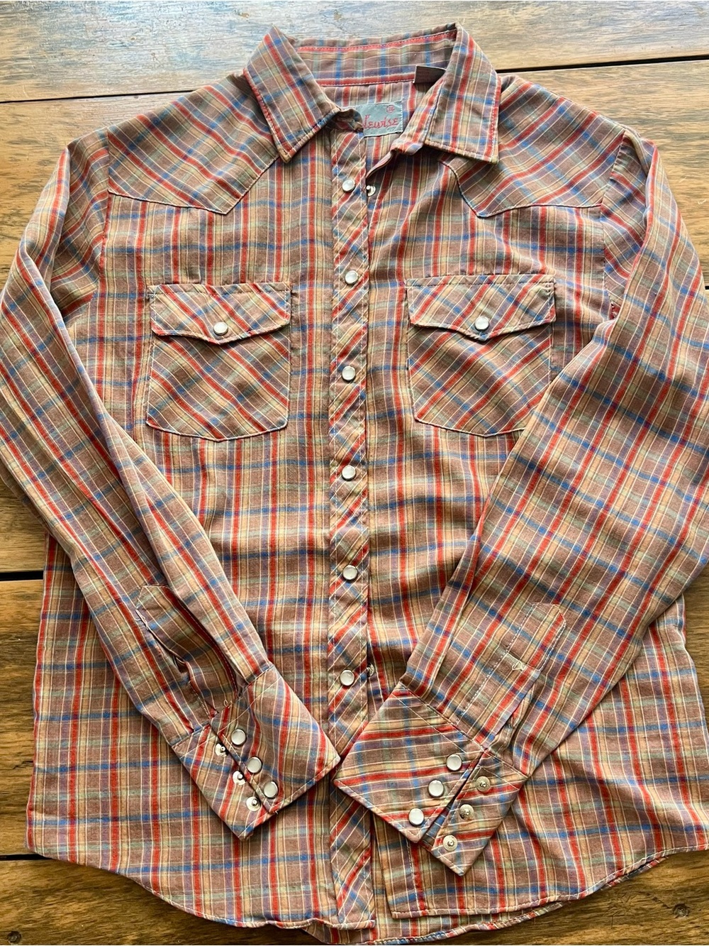 Vintage unisex Western button down Plaid Button-Down in Orange/Blue. L23 x W18